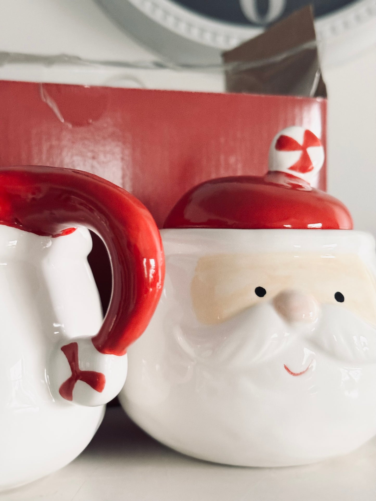 Rae Dunn, Magenta Home, Holiday Santas Cream & Sugar Set Kitchen Accents