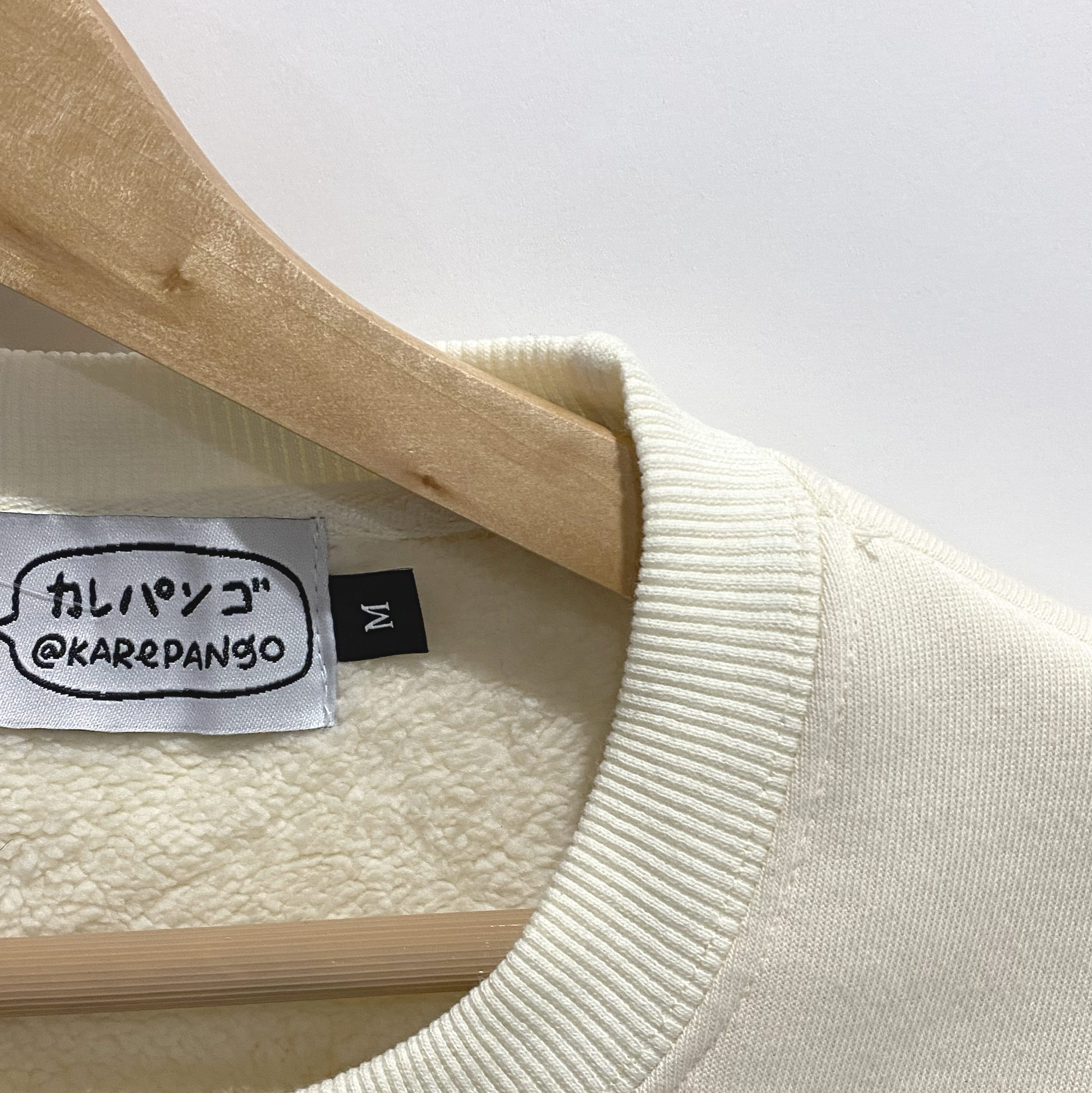 KONRAN: Embroidered long-sleeve thick sweater-4